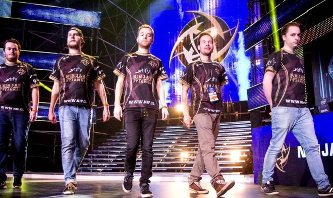 与他们一直 与他们一直