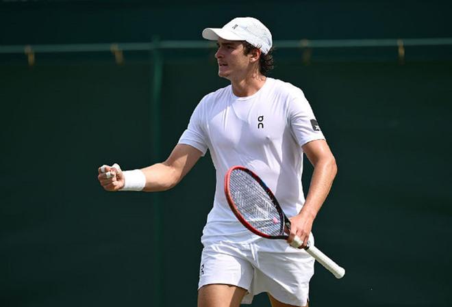 进一步被拉 进一步被拉